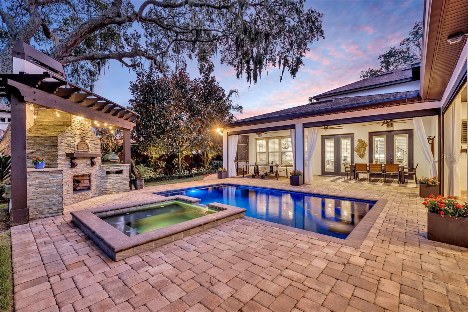 FONTAINEBLEAU - Residential