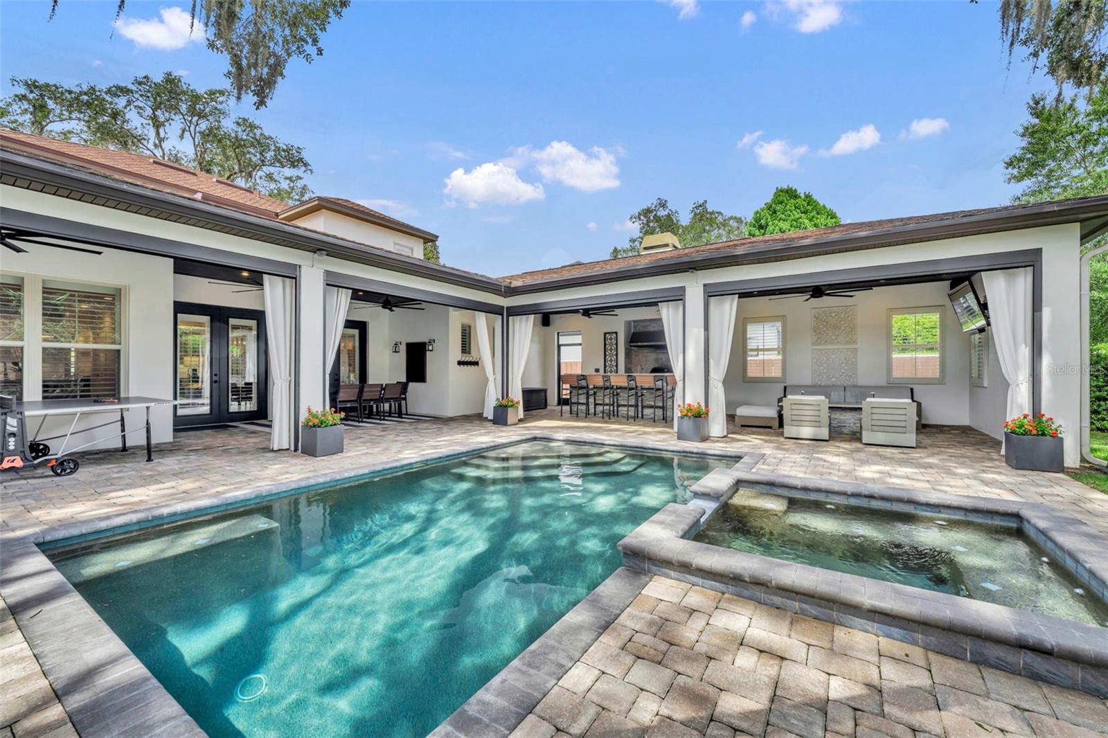 FONTAINEBLEAU - Residential