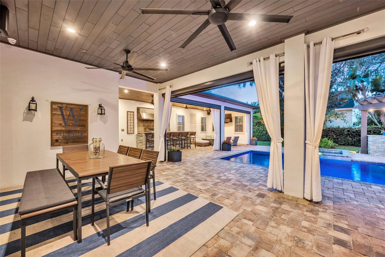 FONTAINEBLEAU - Residential