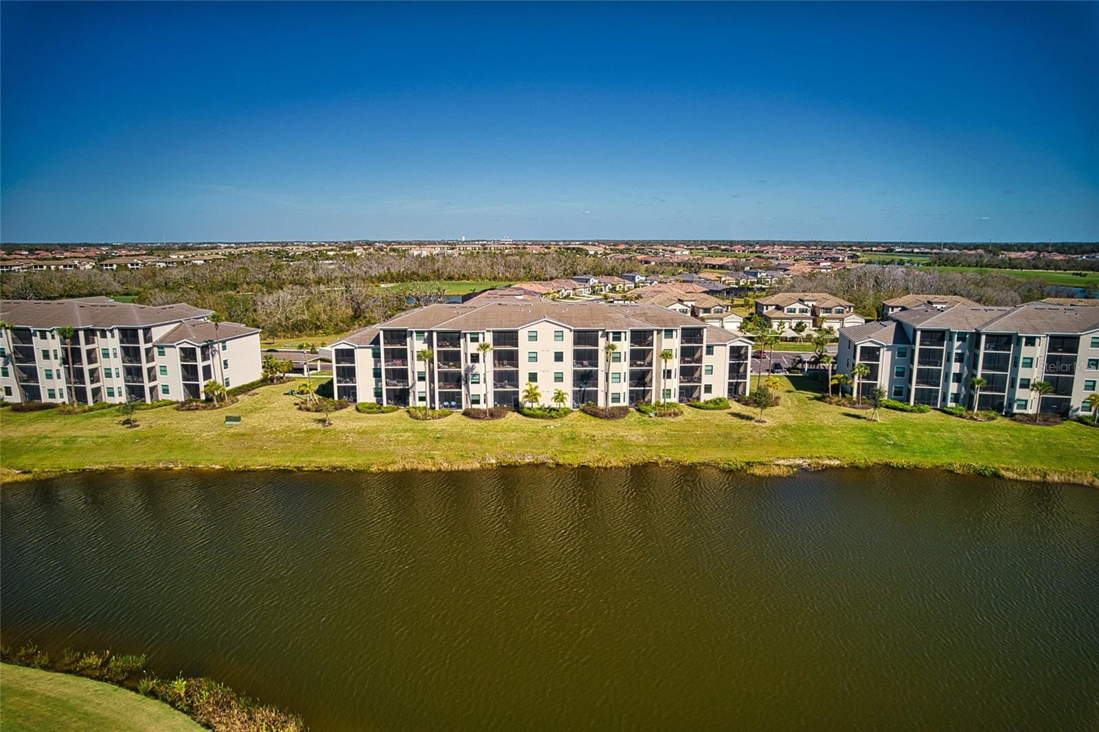 TERRACE IV AT LAKEWOOD NATIONAL PH II - Residential Lease
