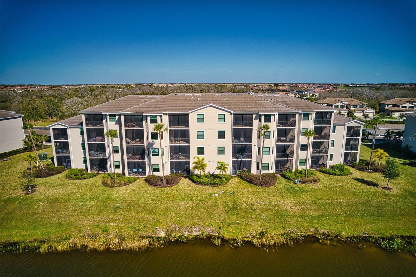 TERRACE IV AT LAKEWOOD NATIONAL PH II - Residential Lease