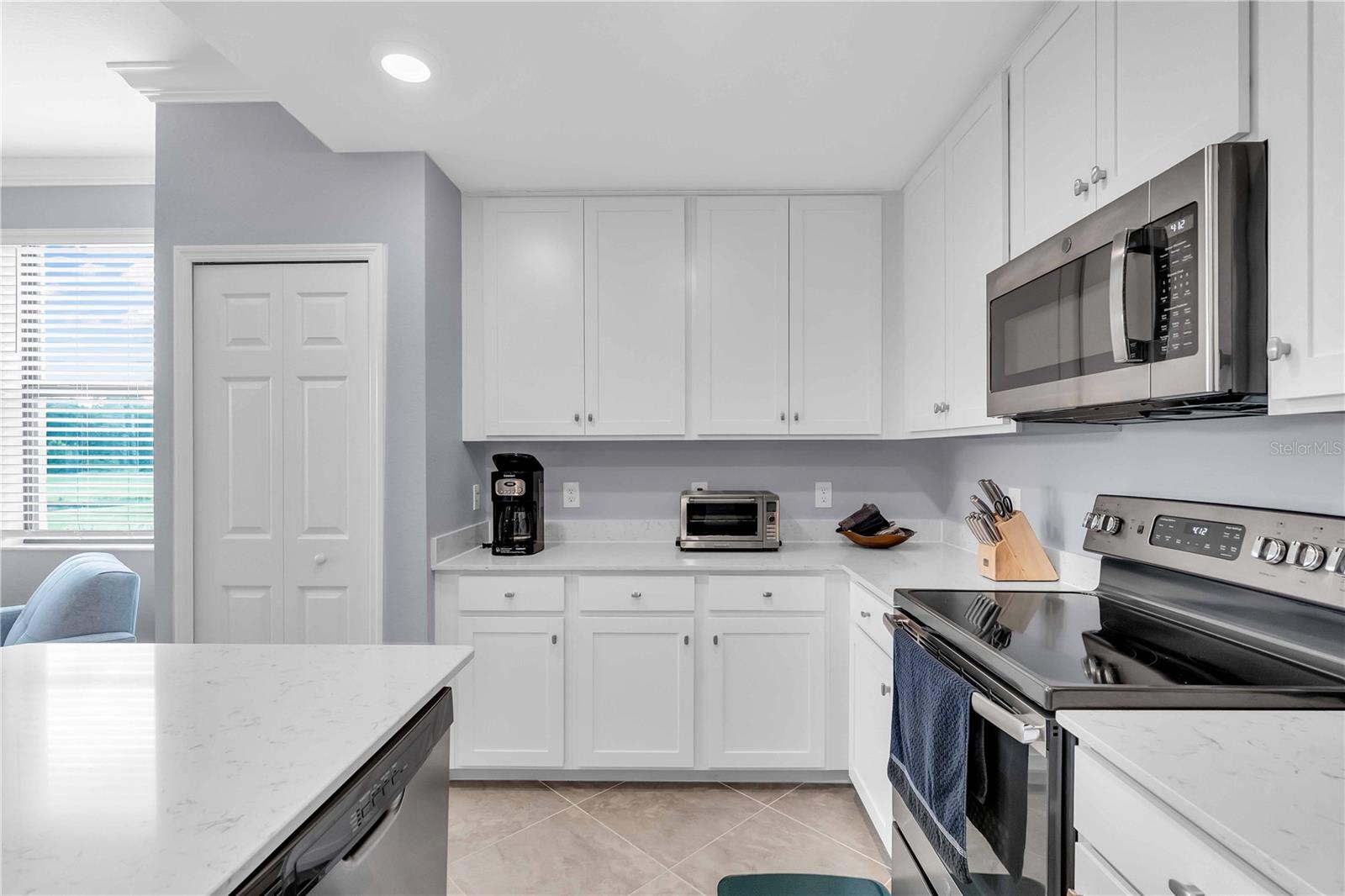 TERRACE IV AT LAKEWOOD NATIONAL PH II - Residential Lease