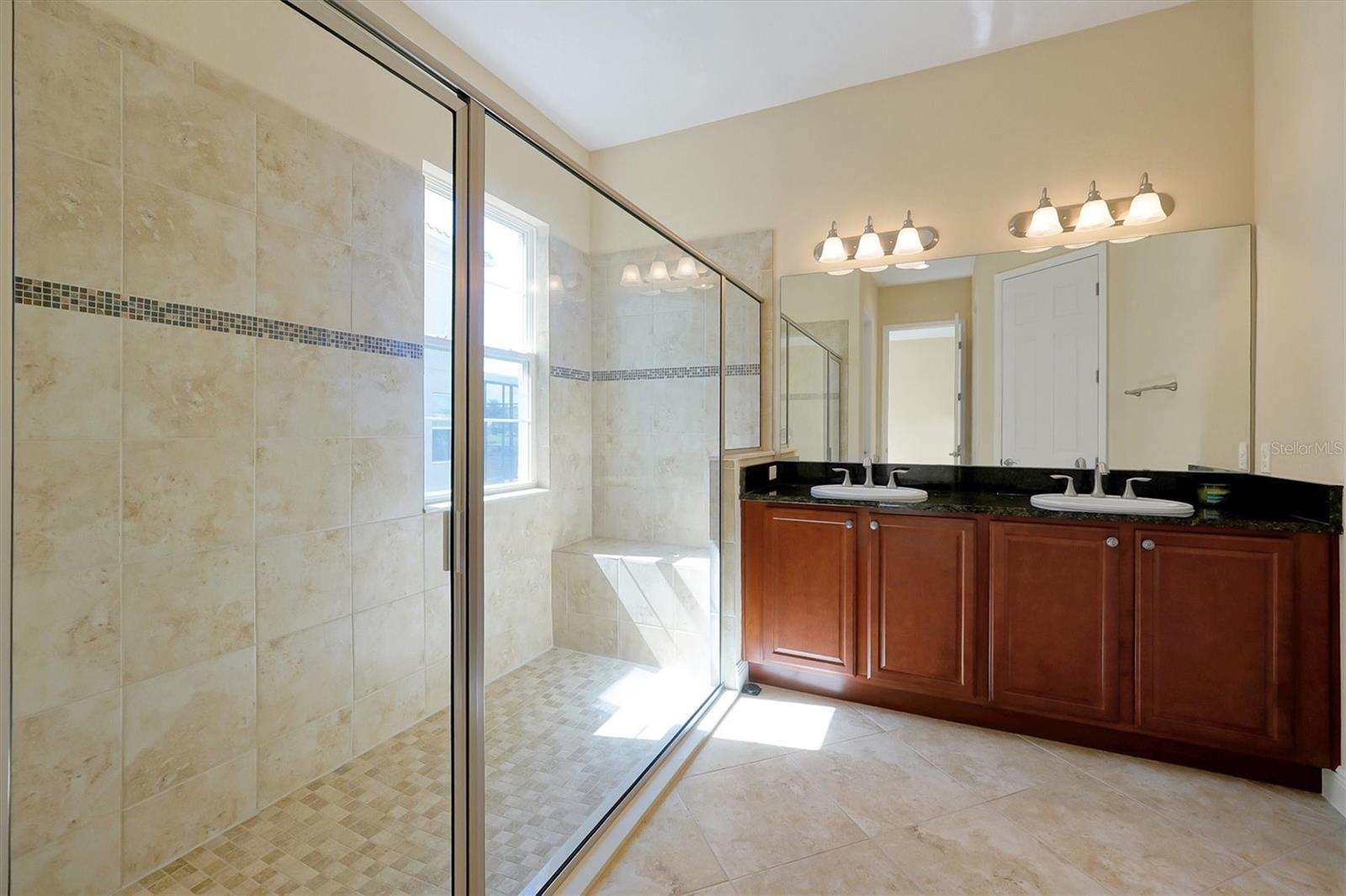 BELLALAGO PH 6H & 6I - Residential