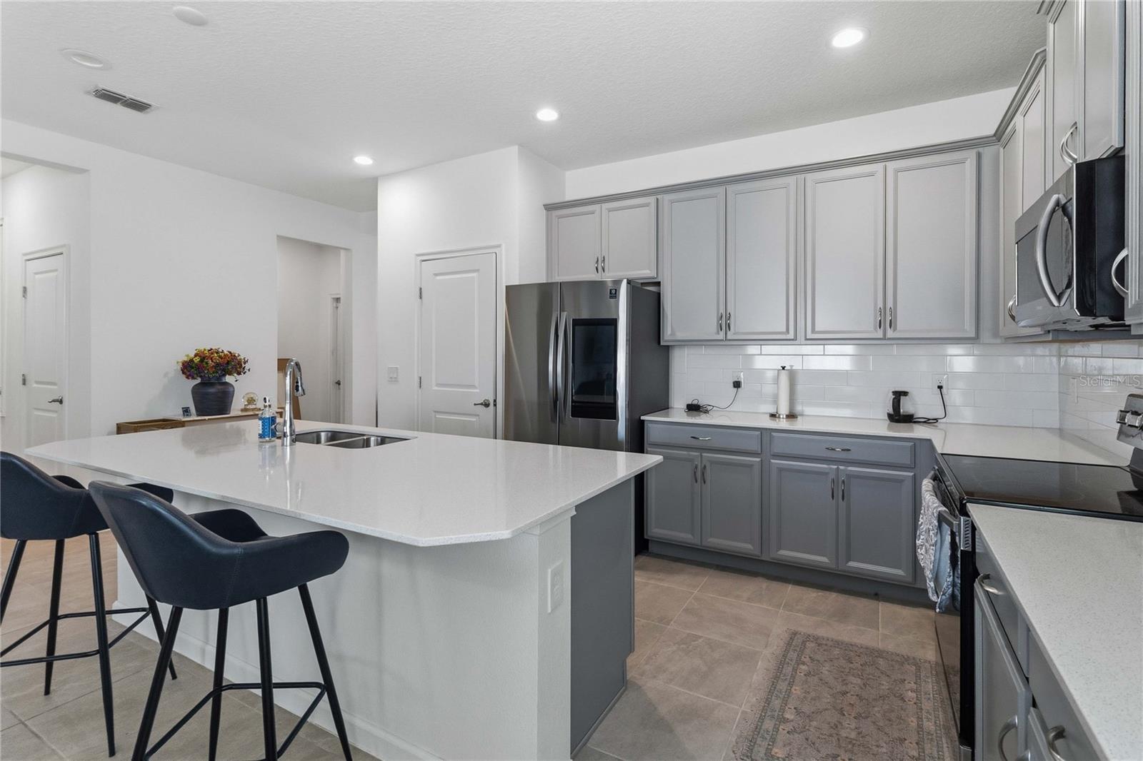 REDBRIDGE SQUARE - Residential