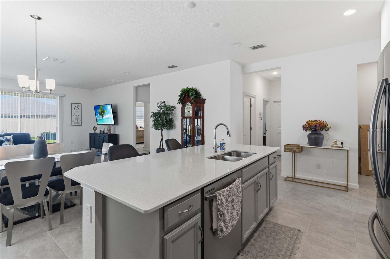 REDBRIDGE SQUARE - Residential