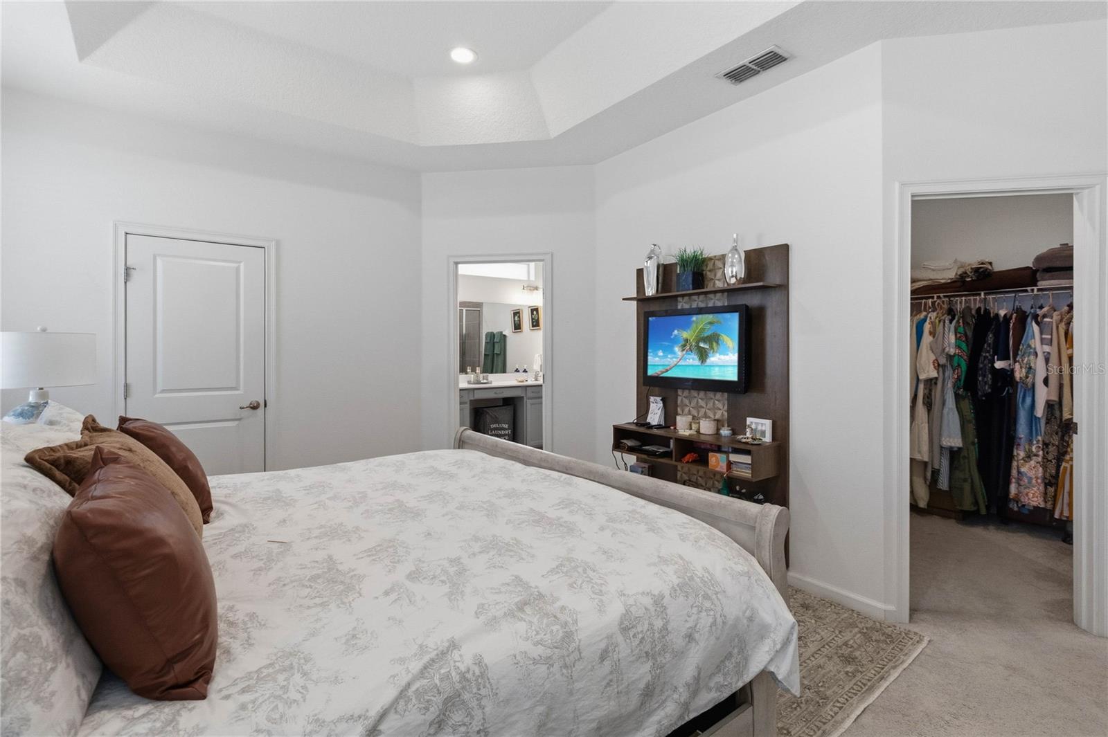 REDBRIDGE SQUARE - Residential