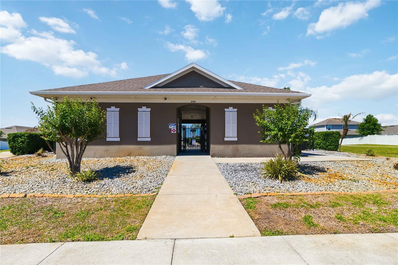 REDBRIDGE SQUARE - Residential