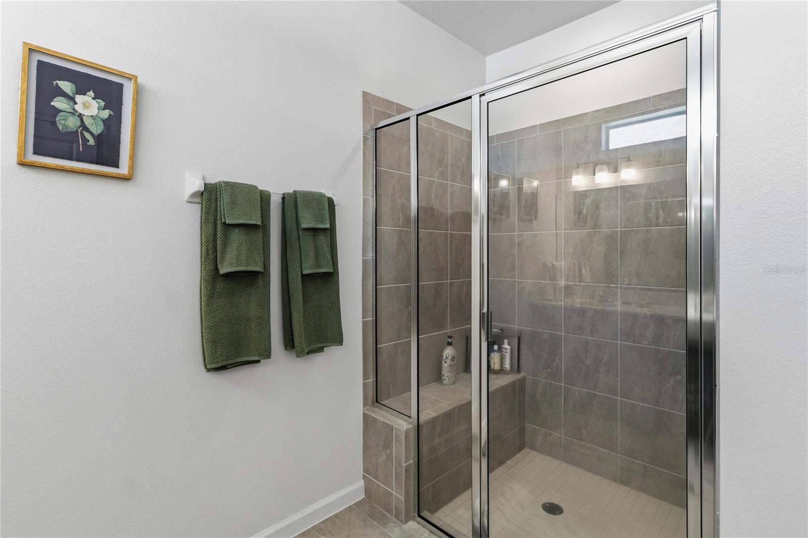 REDBRIDGE SQUARE - Residential