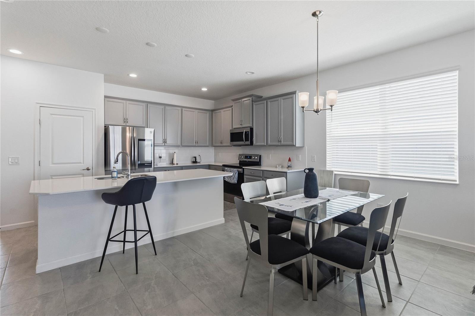 REDBRIDGE SQUARE - Residential