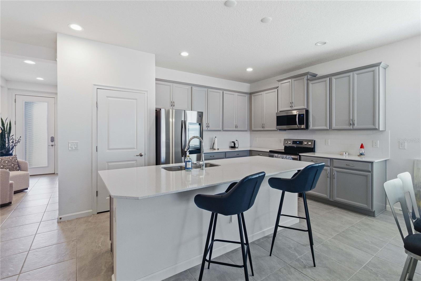 REDBRIDGE SQUARE - Residential