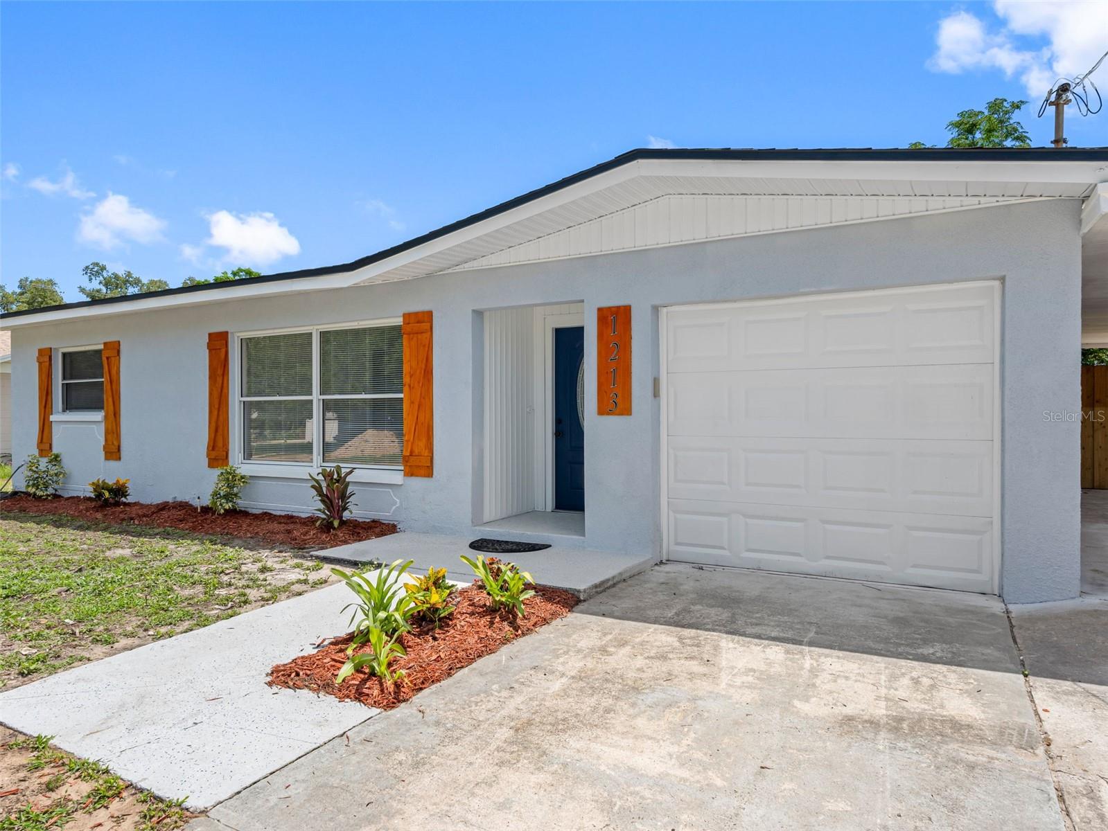 1213 W CAMELLIA DRIVE