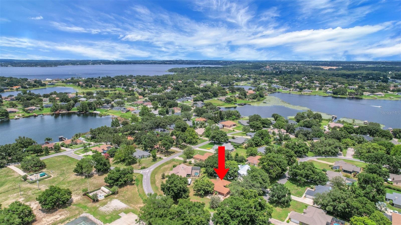 10697 LAKE HILL DRIVE