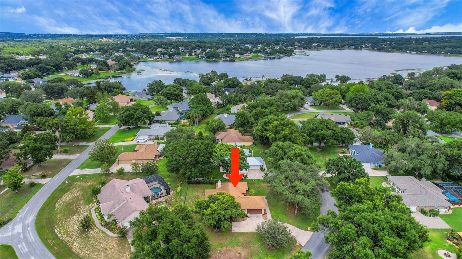 10697 LAKE HILL DRIVE