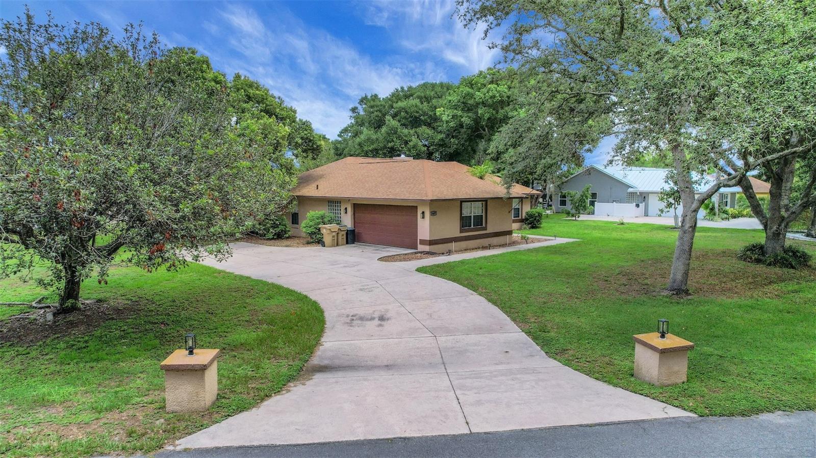10697 LAKE HILL DRIVE