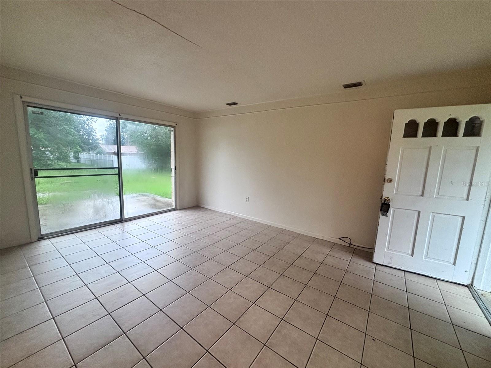 464 LAKE ROAD
