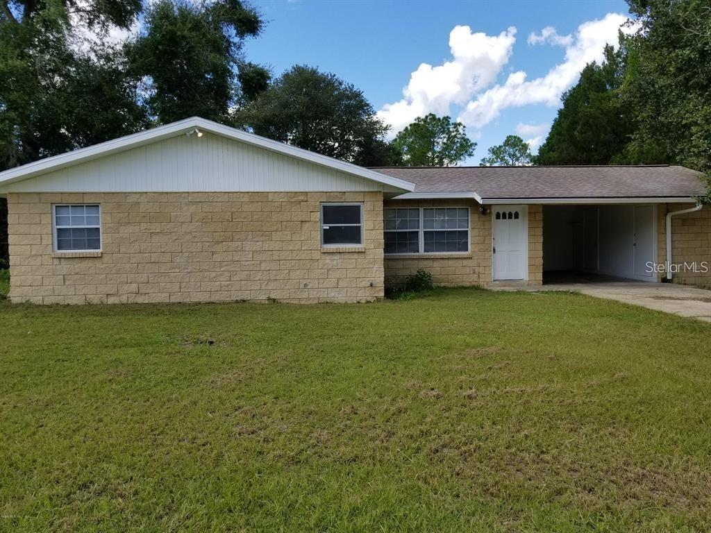 Perfect starter or investment home. This 2/2 just under 1000 sq ', has had the AC replaced in 2020 and Roof in 2013. Many possibilities with this home! Call for your showing today.