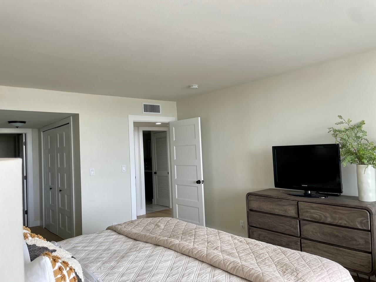 SAND KEY CONDO-SOUTH BEACH 1460 - Residential Lease