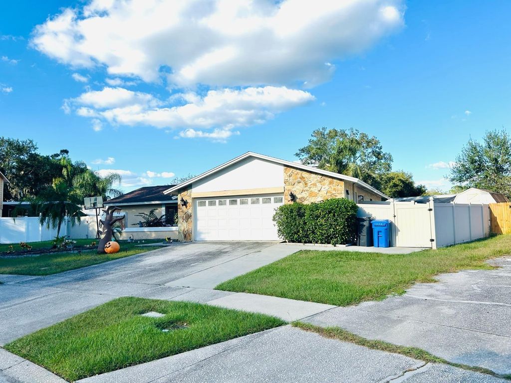 Photo of 522 Wynnwood Drive, Brandon, FL 33511 (MLS # TB8451271)
