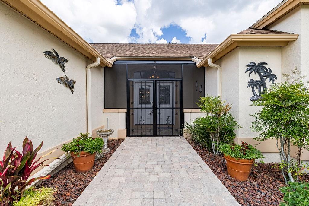 1013 LA MESA LANE