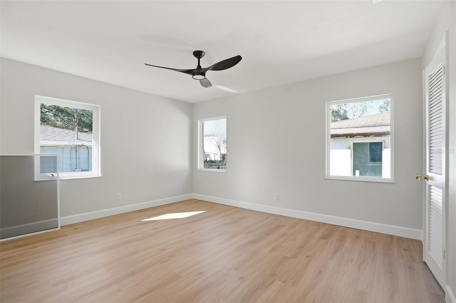 ORANGE GROVE PARK - Residential Lease