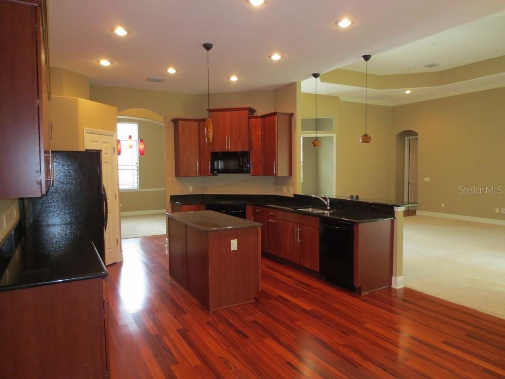 DARBY LAKE - Residential Lease