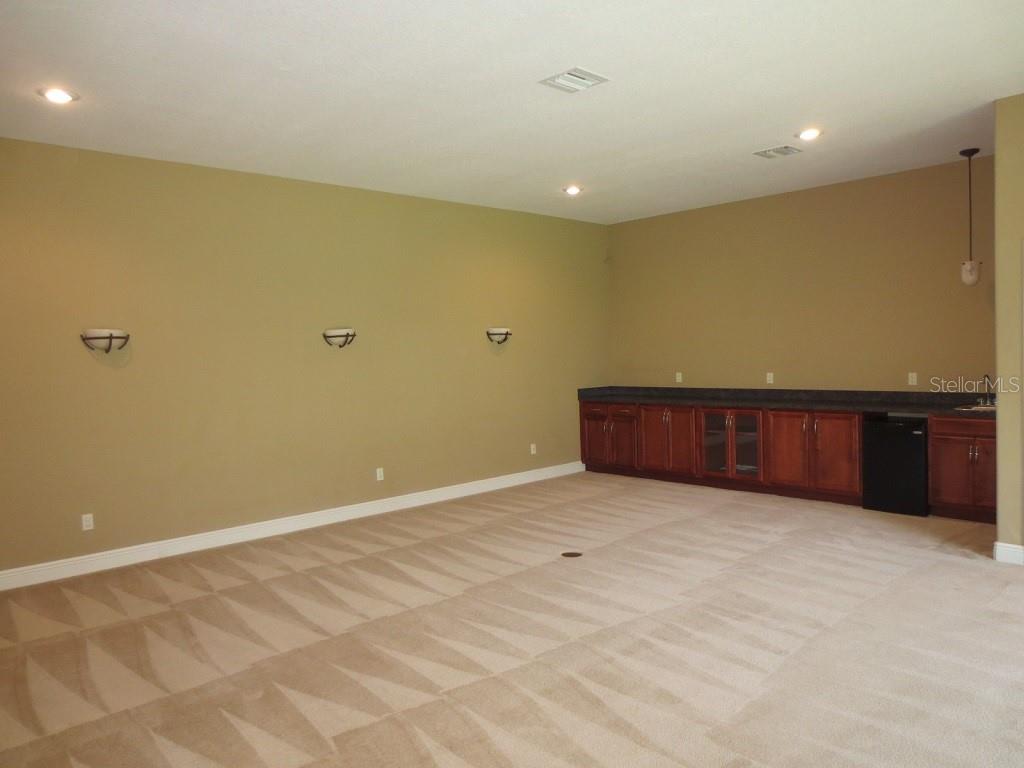 DARBY LAKE - Residential Lease