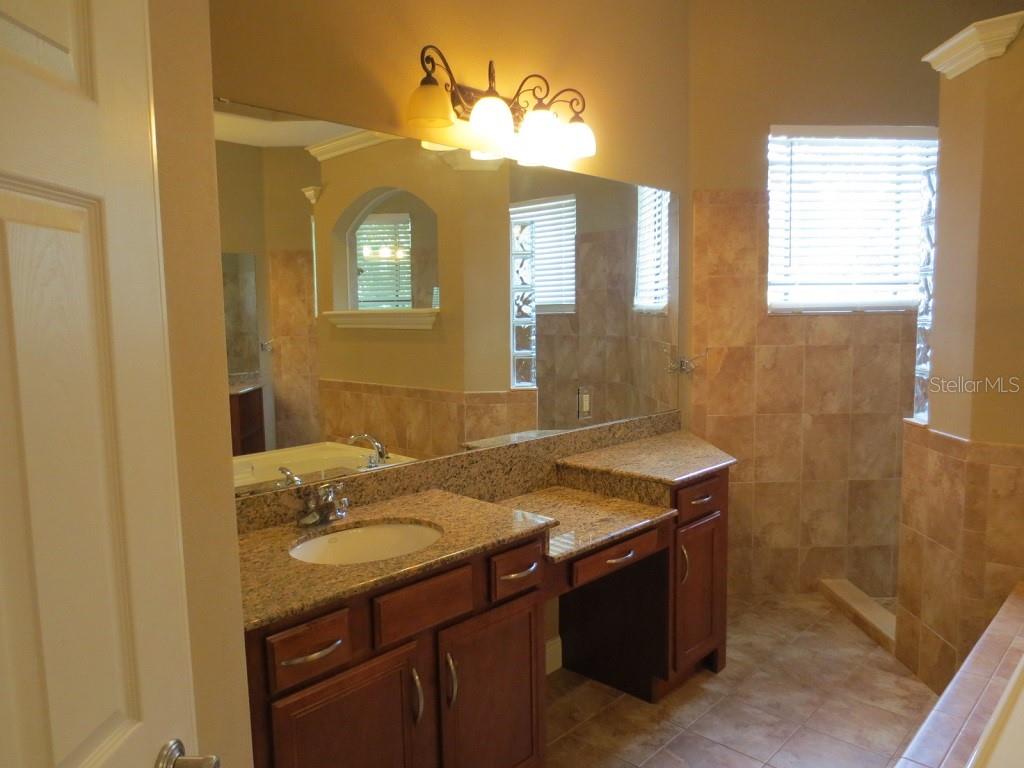 DARBY LAKE - Residential Lease