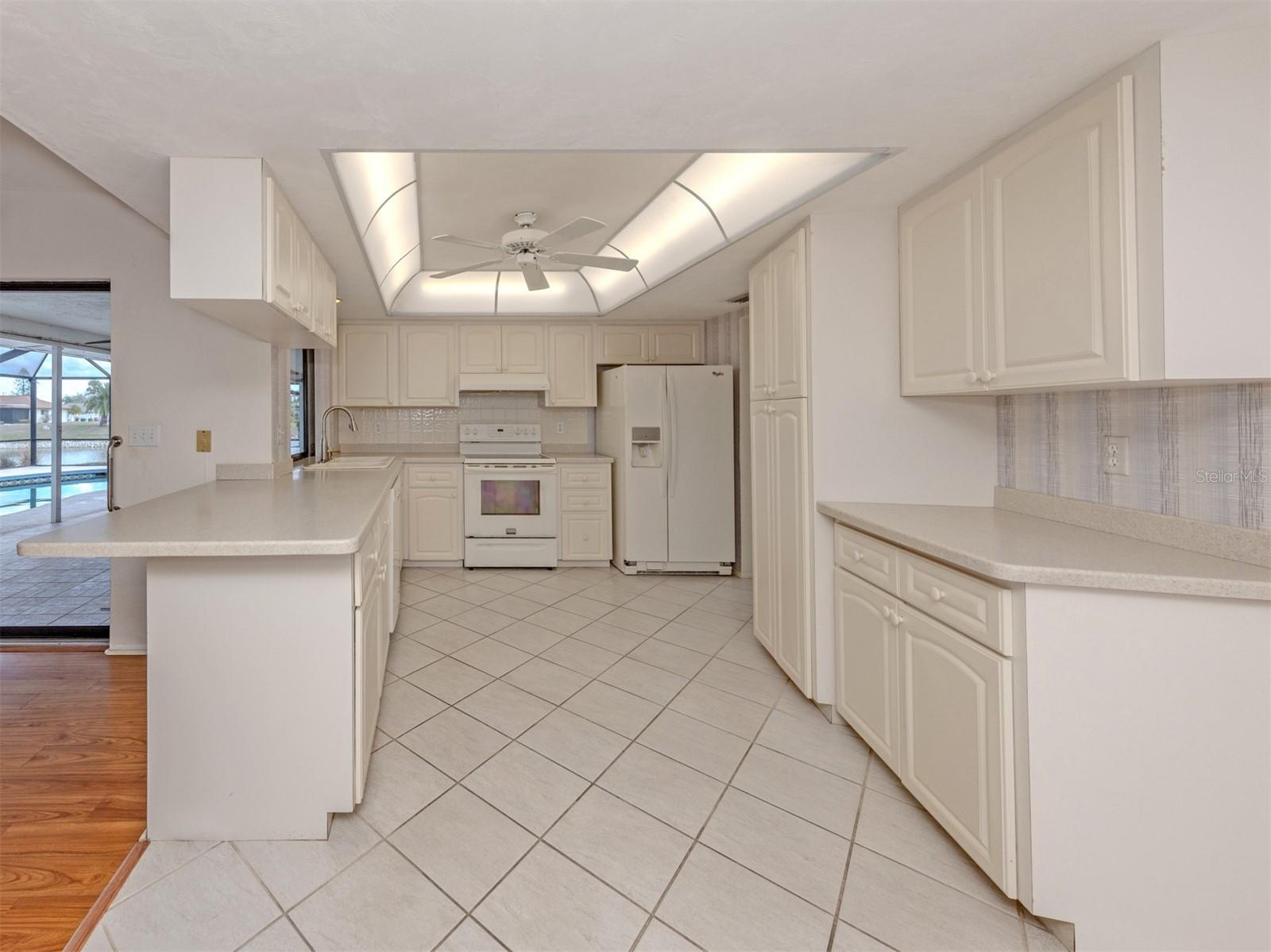 VENICE GARDENS - Residential