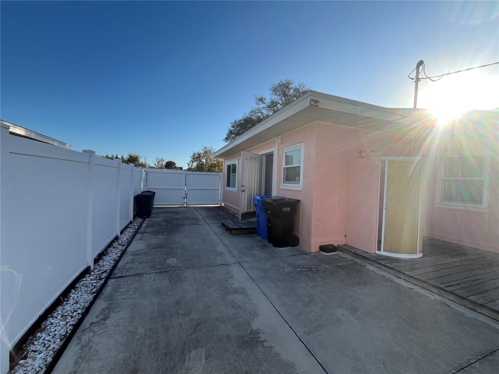 NORTH EDGEWOOD SEC OF VENICE - Residential