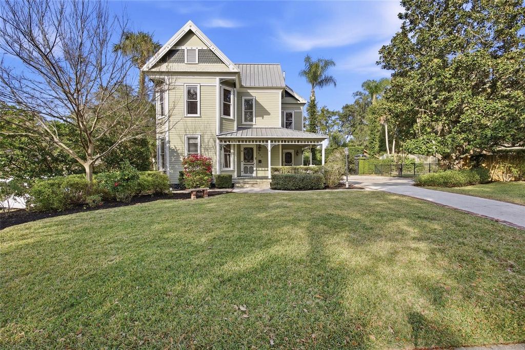 Photo of 835 SE 3rd Street, Ocala, FL 34471 (MLS # OM716516)