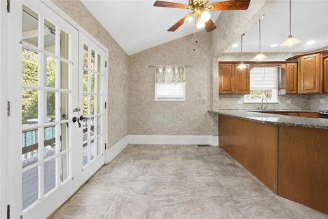 Tiny photo for 835 SE 3rd Street, Ocala, FL 34471 (MLS # OM716516)