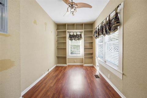 Tiny photo for 835 SE 3rd Street, Ocala, FL 34471 (MLS # OM716516)