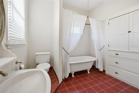 Tiny photo for 835 SE 3rd Street, Ocala, FL 34471 (MLS # OM716516)