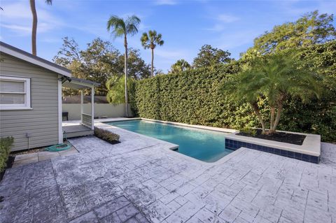 Tiny photo for 835 SE 3rd Street, Ocala, FL 34471 (MLS # OM716516)