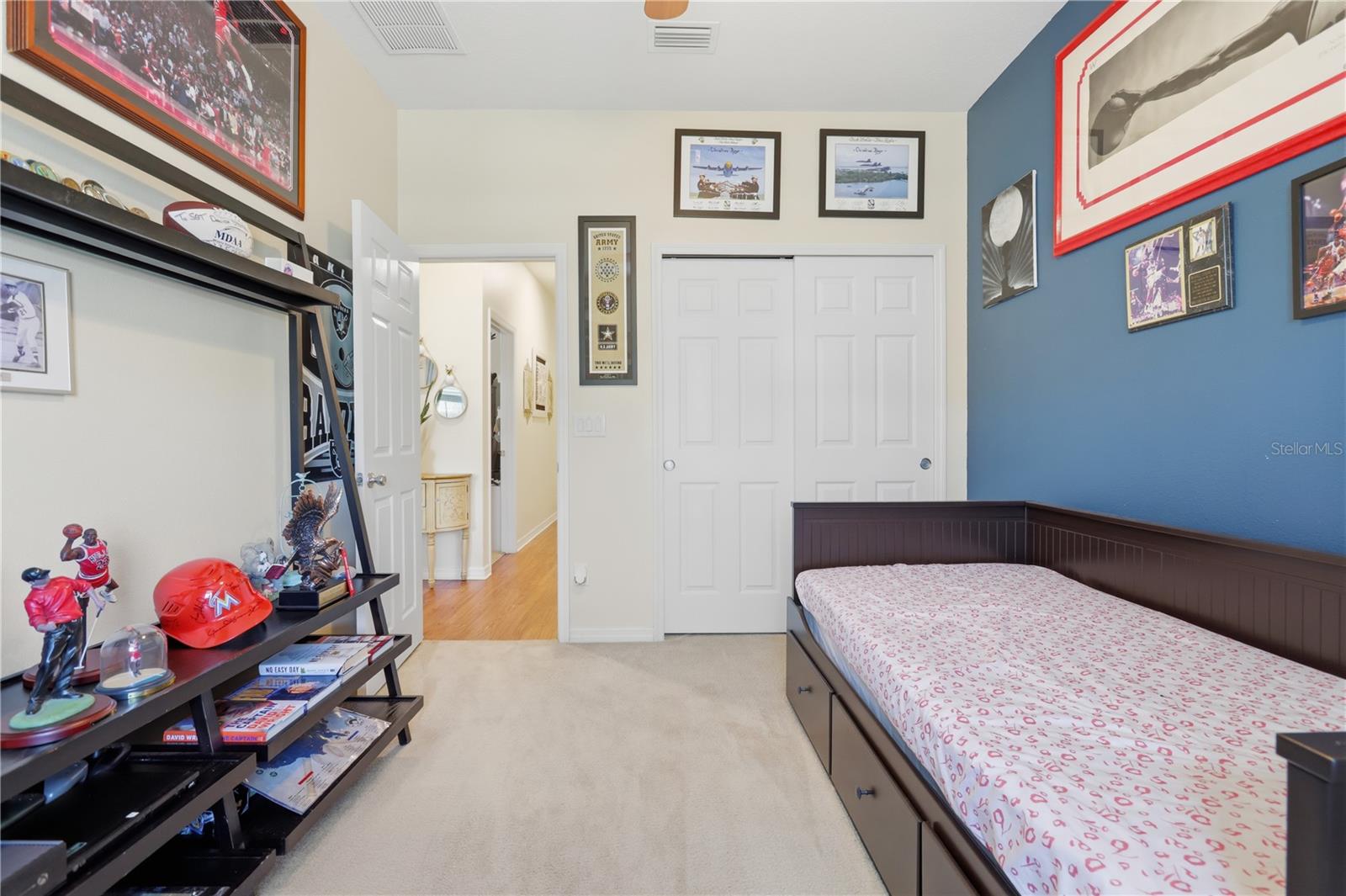 ALEXANDRIA POINTE - Residential