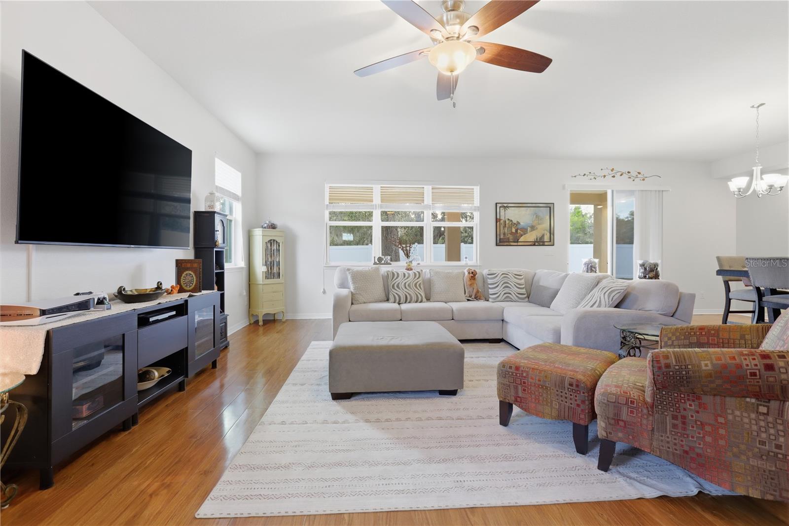 ALEXANDRIA POINTE - Residential