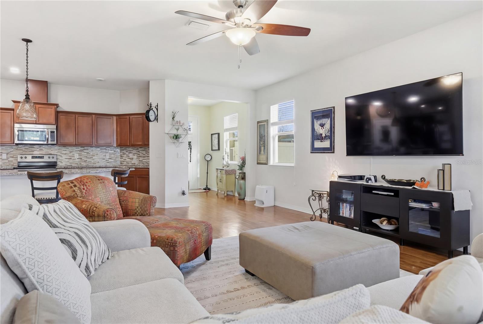 ALEXANDRIA POINTE - Residential