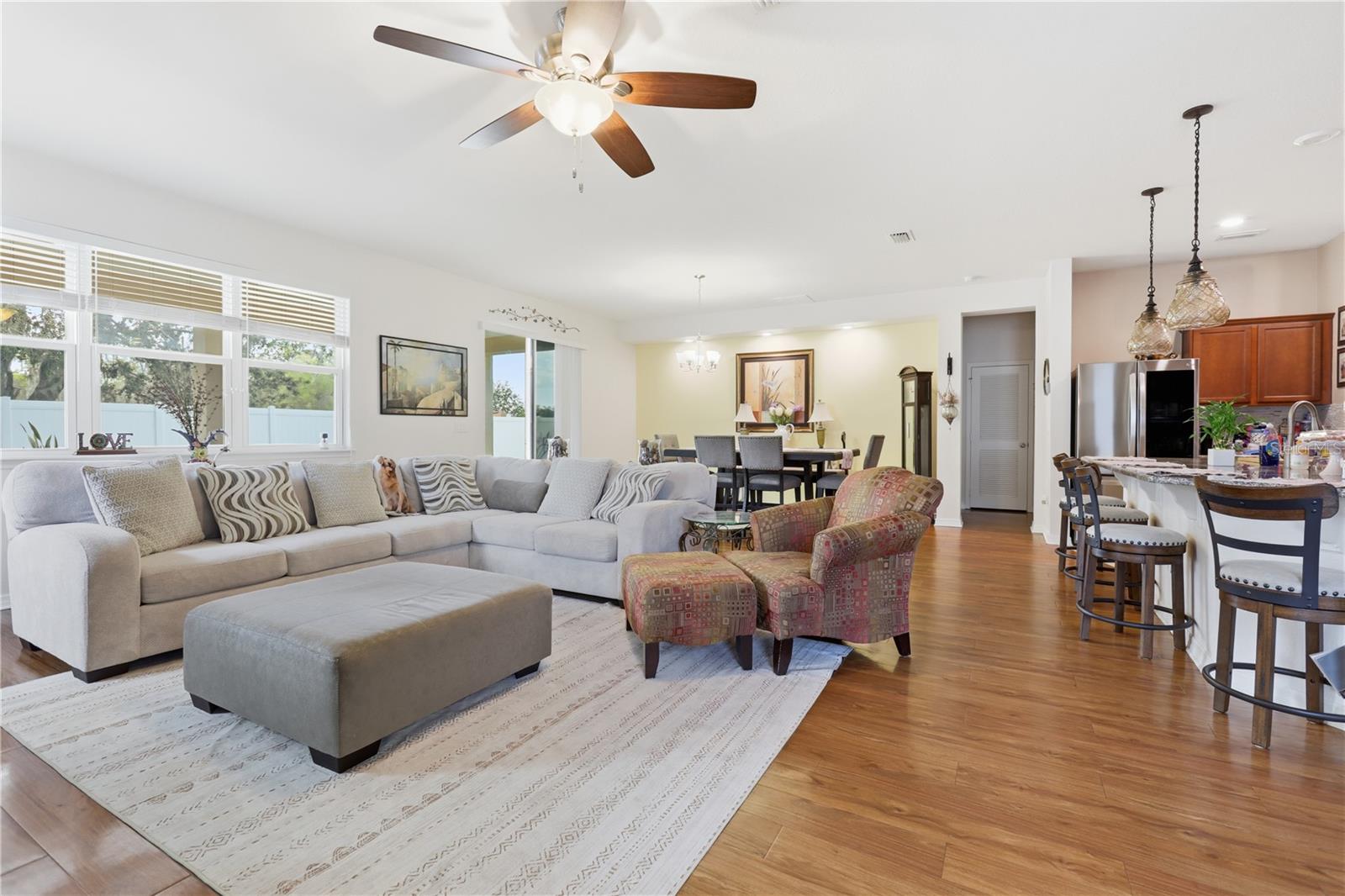 ALEXANDRIA POINTE - Residential