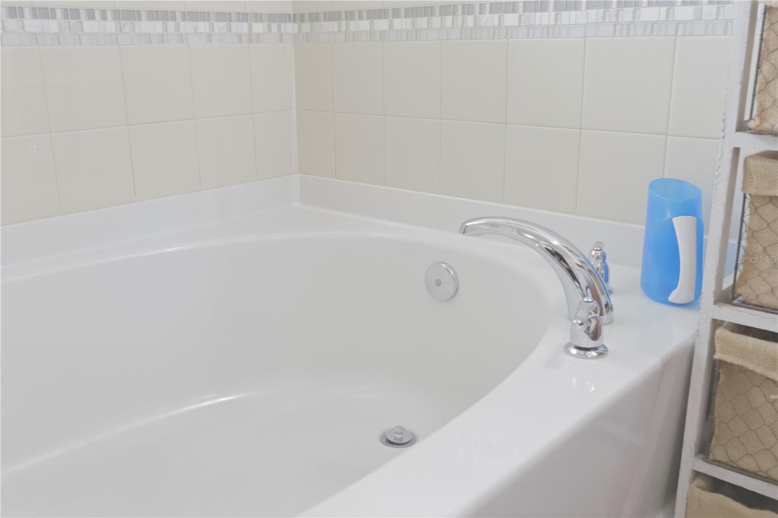 ALEXANDRIA POINTE - Residential