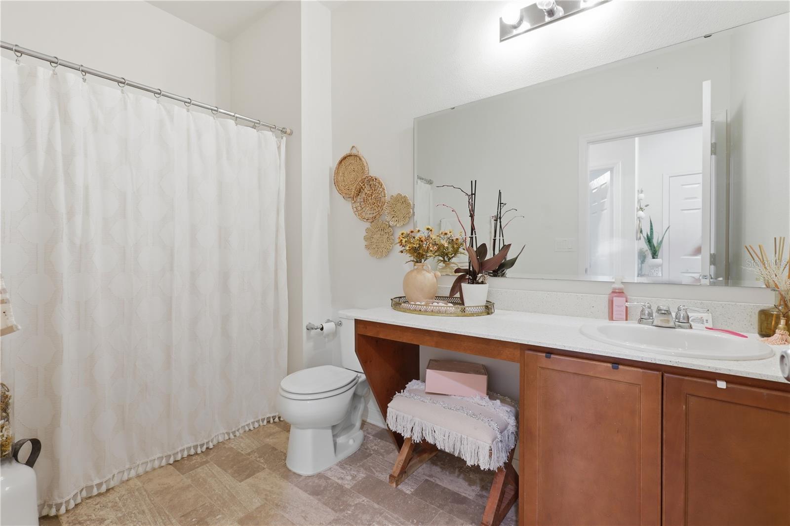 ALEXANDRIA POINTE - Residential