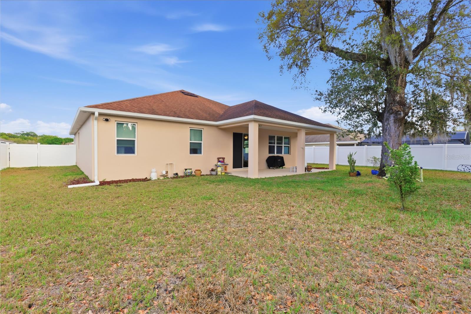 ALEXANDRIA POINTE - Residential