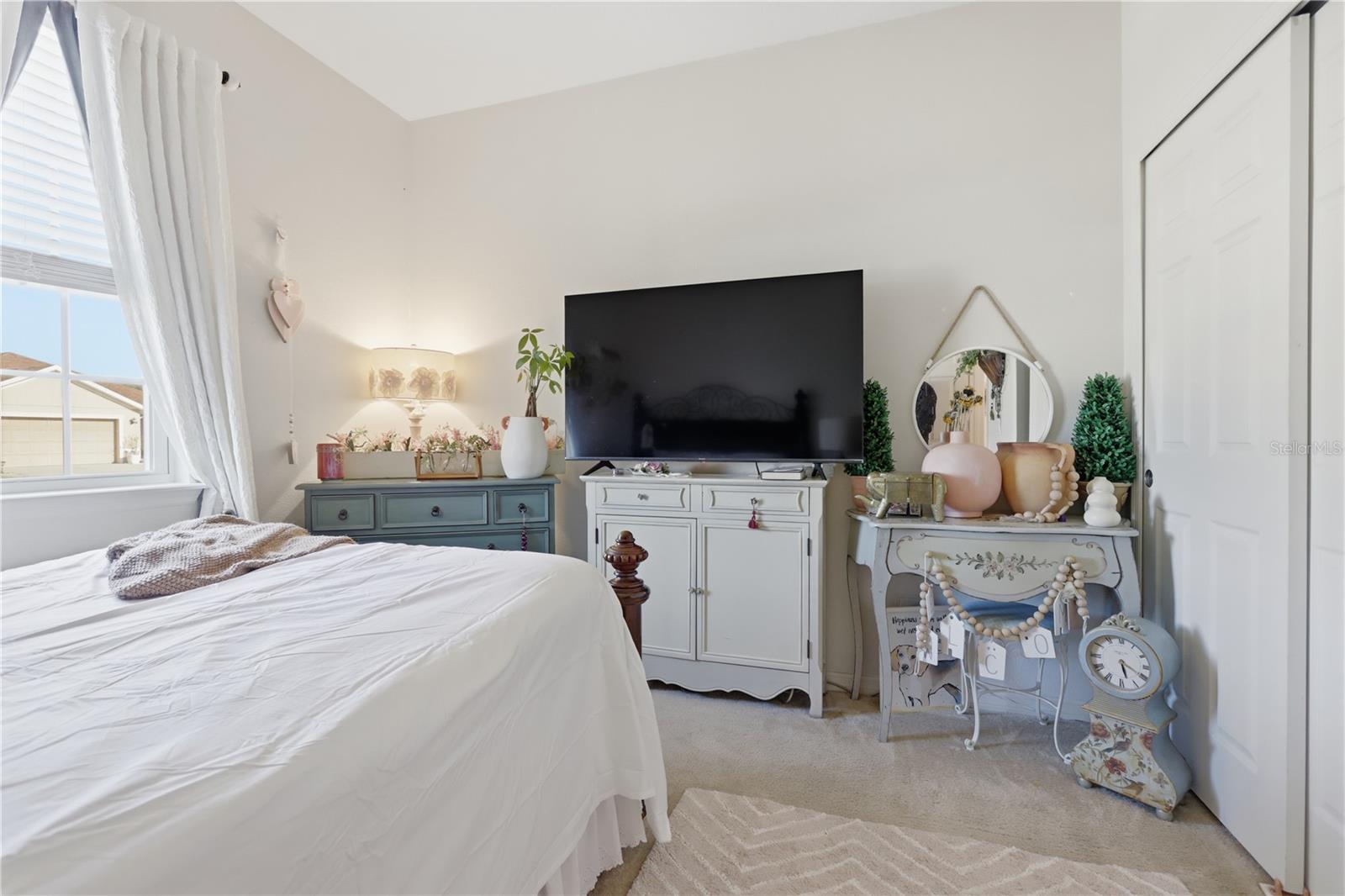 ALEXANDRIA POINTE - Residential