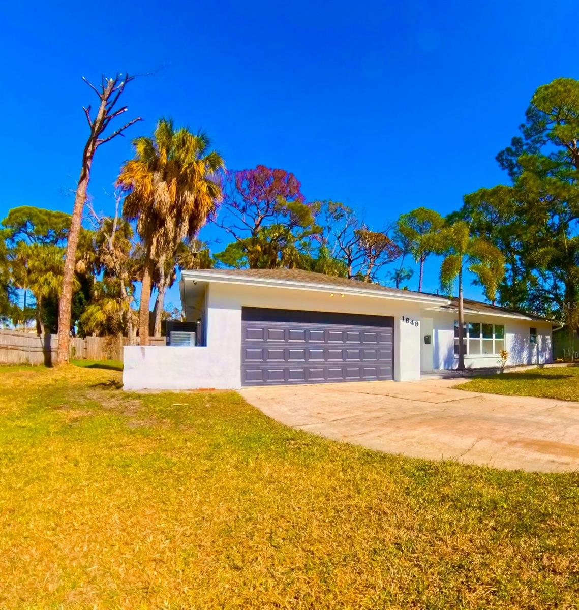 1649 N DAKOTA AVENUE NE