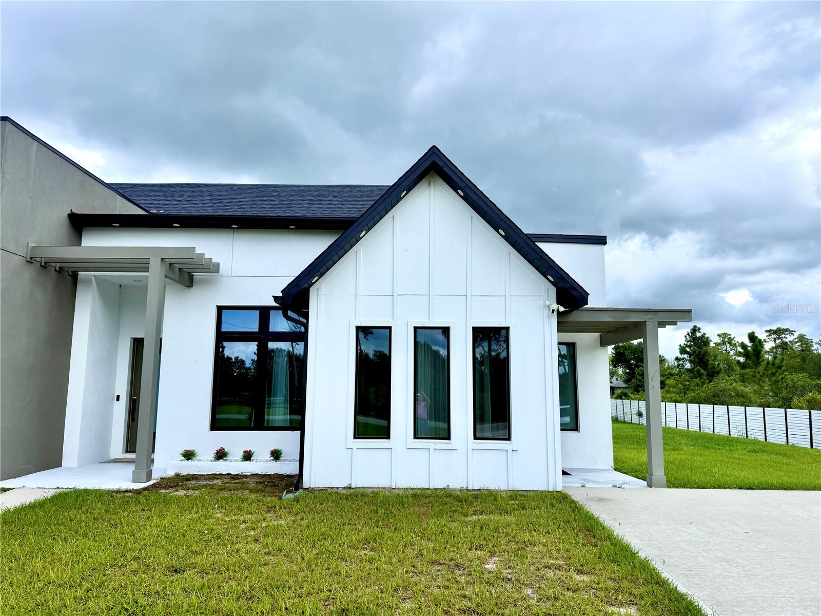 Welcome to this charming 1 bedroom, 1 bathroom single-family home apartment in Orlando with your very own private entry. Built in 2022, this property features modern amenities and appliances, including dishwasher, washer, dryer, and central air. Enjoy ALL utilities (water, electric, internet, garbage, and taxes) included in the rent, and pet-friendly policy for cats and small dogs. Don't miss out on this opportunity to live in a secure, private-entry-unit that truly feels like a marquee home. Don't forget , the washer/dryer is included with your rent as well! Contact us today to schedule a viewing!