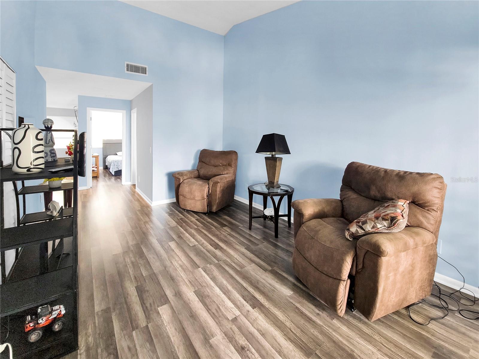 304 34TH AVENUE DRIVE E 304