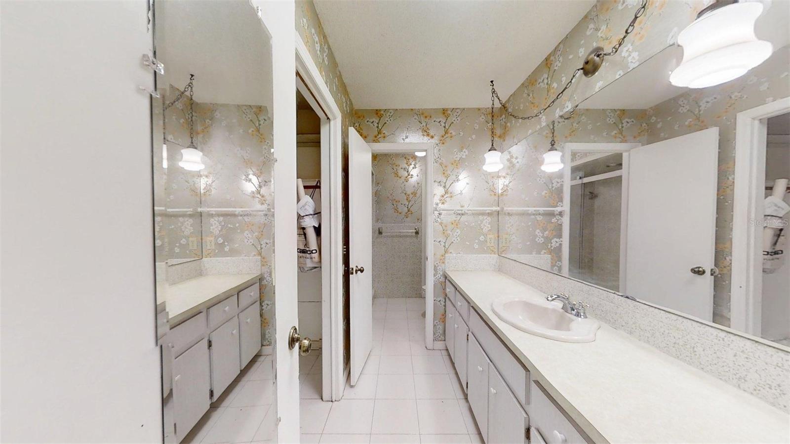 ARCHWOOD ESTATES UNREC SUB - Residential