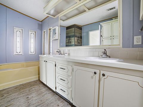 Tiny photo for 25035 Bellevue, Leesburg, FL 34748 (MLS # G5113137)