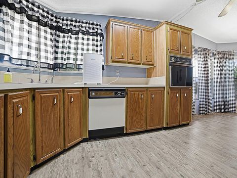Tiny photo for 25035 Bellevue, Leesburg, FL 34748 (MLS # G5113137)