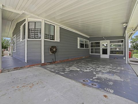 Tiny photo for 25035 Bellevue, Leesburg, FL 34748 (MLS # G5113137)