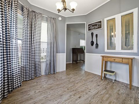 Tiny photo for 25035 Bellevue, Leesburg, FL 34748 (MLS # G5113137)